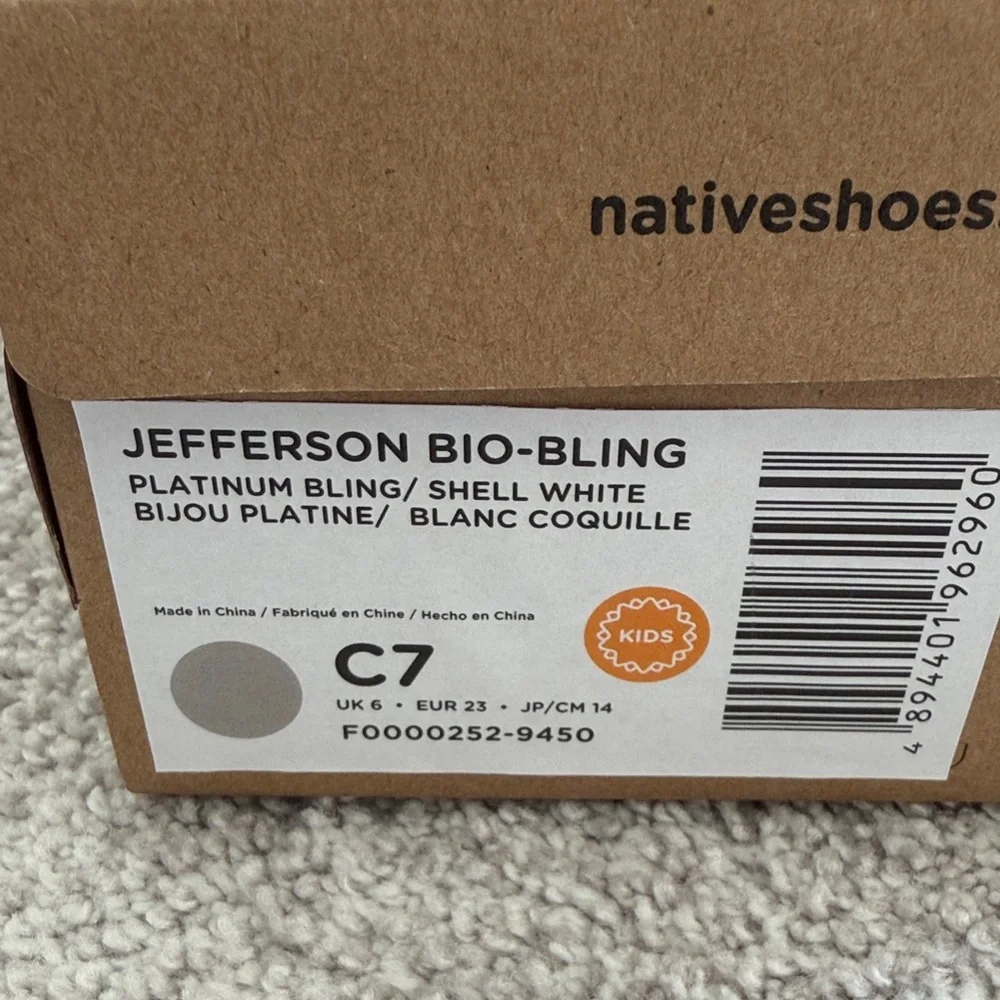 Native Jefferson Kids Sneakers in Silver and White